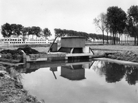 842795 Afbeelding van het inlaatwerk voor de Schalkwijkse Wetering bij het Amsterdam-Rijnkanaal ter hoogte van ...